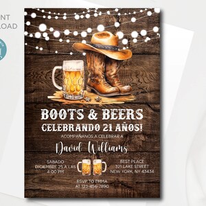 Puede incluir: Un fondo de madera marr&oacute;n r&uacute;stico con una cadena de luces blancas. Un par de botas de vaquero marrones con un sombrero de vaquero marr&oacute;n en la parte superior de las botas. Un vaso de cerveza con una cabeza de espuma blanca. El texto "Boots & Beers Celebrando 21 A&ntilde;os!" est&aacute; escrito en letras blancas. El texto "David Williams" est&aacute; escrito en letras blancas. El texto "Sabado Diciembre 25 a las 4:00 PM" est&aacute; escrito en letras blancas. El texto "Best Place 321 Lake Street New York, NY 43434" est&aacute; escrito en letras blancas. El texto "RSVP to Emma at 123-456-7890" est&aacute; escrito en letras blancas.