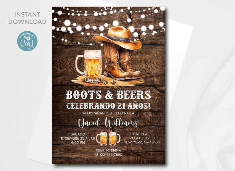 Puede incluir: Un fondo de madera marr&oacute;n r&uacute;stico con una cadena de luces blancas. Un par de botas de vaquero marrones con un sombrero de vaquero marr&oacute;n en la parte superior de las botas. Un vaso de cerveza con una cabeza de espuma blanca. El texto "Boots & Beers Celebrando 21 A&ntilde;os!" est&aacute; escrito en letras blancas. El texto "David Williams" est&aacute; escrito en letras blancas. El texto "Sabado Diciembre 25 a las 4:00 PM" est&aacute; escrito en letras blancas. El texto "Best Place 321 Lake Street New York, NY 43434" est&aacute; escrito en letras blancas. El texto "RSVP to Emma at 123-456-7890" est&aacute; escrito en letras blancas.
