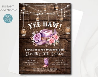 Puede incluir: Un fondo de madera rústico con un diseño floral morado y rosa y un sombrero de vaquero morado. El texto "Yee Haw!" está escrito en blanco. El texto "Saddle Up & Put Your Boots On! Charlotte's 40th Birthday" está escrito en blanco. El texto "Saturday September 25th- At 6:00 PM" está escrito en blanco. El texto "Best Place 321 Lake Street New York, NY 43434" está escrito en blanco. El texto "RSVP to Emma at 123-456-7890 Registered at amazon.com" está escrito en blanco.