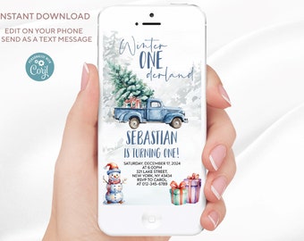 Op de afbeelding: Een digitaal telefoonscherm met een uitnodiging voor een winterwonderland-thema eerste verjaardagsparty voor een jongen genaamd Sebastian. De uitnodiging toont een blauwe pick-up truck die een kerstboom en cadeaus vervoert, een sneeuwpop en de tekst "Winter One Derland".