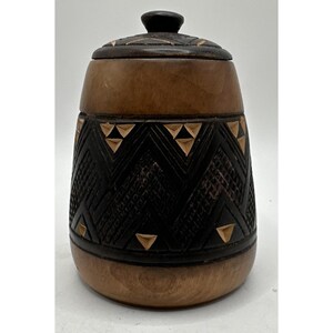 vintage wood carved trinket box geometric pattern lidded 4” T 3” at base