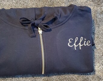 Personalisiertes besticktes Sweatshirt für Sie, Geburtstagsgeschenk, Valentinstag, Braut, Bräutigam, Geburtstag, Jahrestag, Minimalist