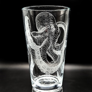 OCTOPUS Engraved 16oz Pint Glass | Ocean Animals Marine Life Water Sea Creatures Boats Ships Beach | Great Beer Drinking Gift Idea!