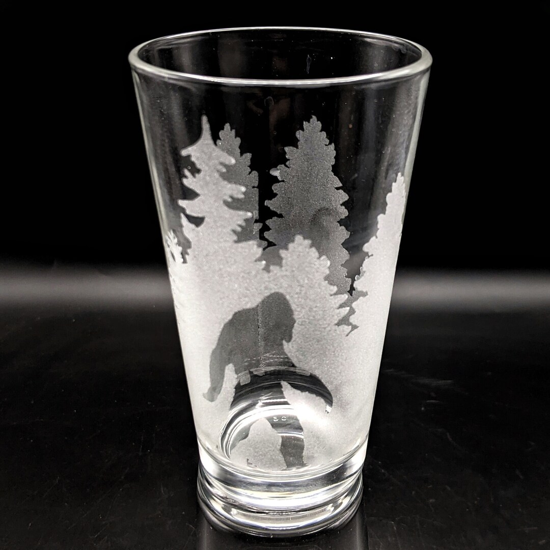 BIGFOOT Engraved 16oz Pint Glasses Legends Creatures Yeti Sasquatch