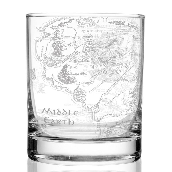 Carte de la TERRE DU MOYEN en verre gravé de 11 oz | Inspiré par Tolkien, les Hobbits et la Terre du Milieu | Cadeau de Noël | Fantaisie de sorcier elfique unique