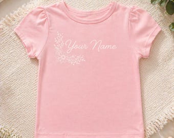 Koszulka dla malucha z imieniem, spersonalizowana koszulka dla dziewczynki, koszulka z kwiatowym imieniem, neutralna koszulka dla dzieci, beżowy, estetyczny strój, prezent urodzinowy dla dziewczynki