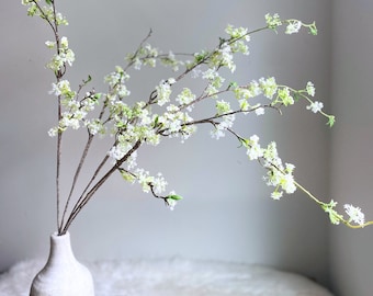 Faux Snow Willow Branch with buds - Artificial Flower Stem / DIY Floral / Wedding / Home Decoration / Gifts / White