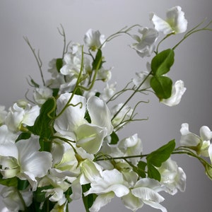 Faux Sweet Pea Stem - Artificial Flower Spray / Wedding / DIY Floral / Home Decoration / Gifts / White