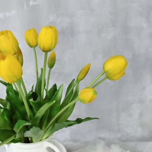 5 Stiele Real Touch Tulip Bouquet - Hochwertige künstliche Blume / Mittelstücke / DIY Blumen / Hochzeit / Dekoration / Geschenke / Gelb