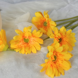 Real Touch Yellow Gerbera Daisy Stem - Artificial Flower / Wedding / Bouquet / Home Decoration / Arrangement / Home / Decor / DIY / Gifts