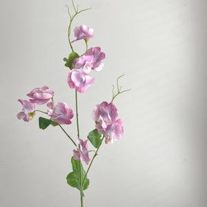 Faux Light Purple Sweet Pea Stem - Artificial Flower Spray / Wedding / Bouquet / Centerpiece / DIY Floral / Home Decoration / Gifts / Design