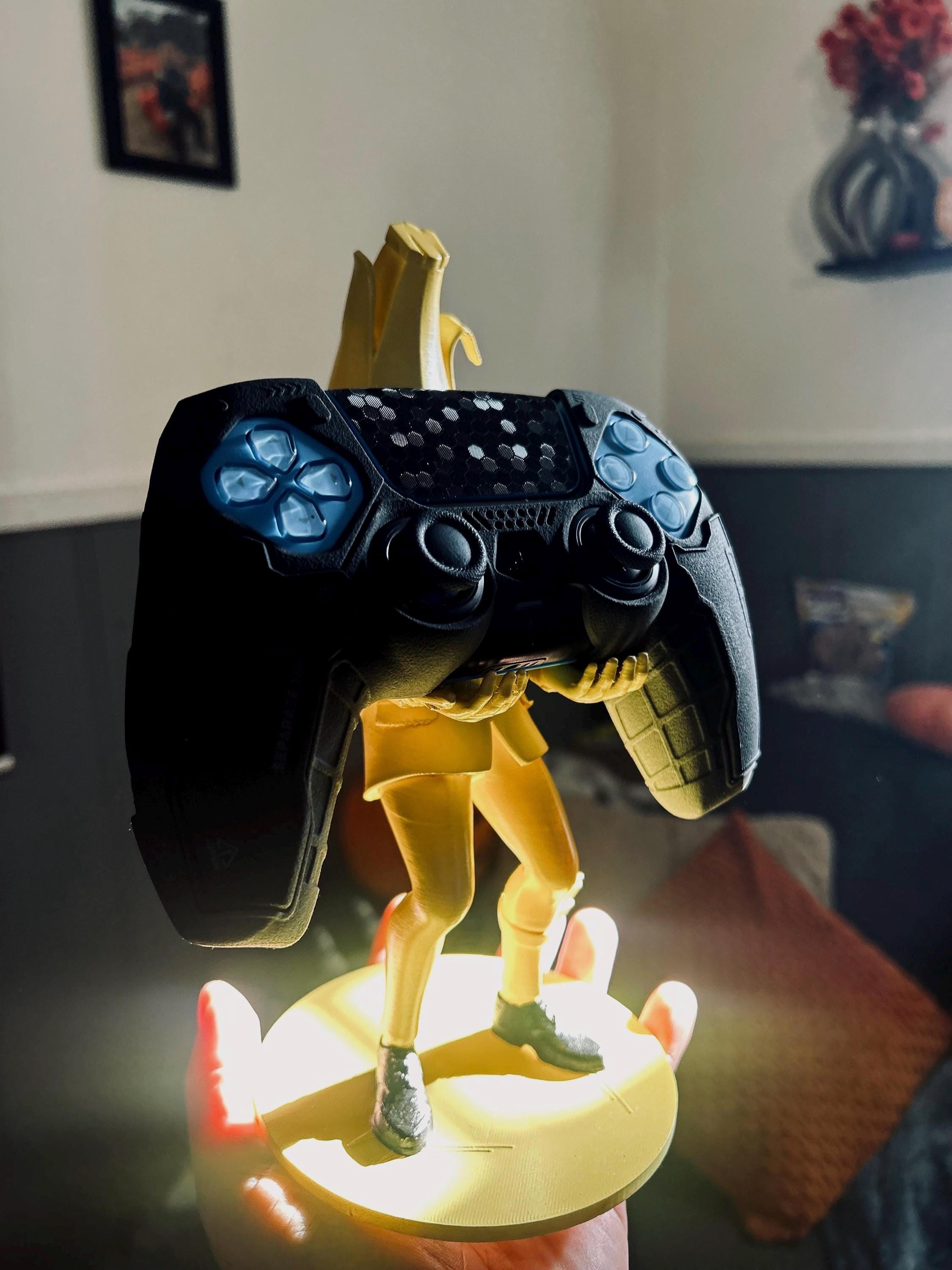 Peely Agent Banana Guy Controller Stand | PS5/PS4/Xbox Gaming Desk Accessory