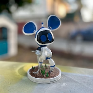 Astrobot Figur Statue | Astro Bot Playstation 5 Kunst Fan ArtPiece | Gaming Gamer Geschenk für Sie und Ihn Kinder und Erwachsene