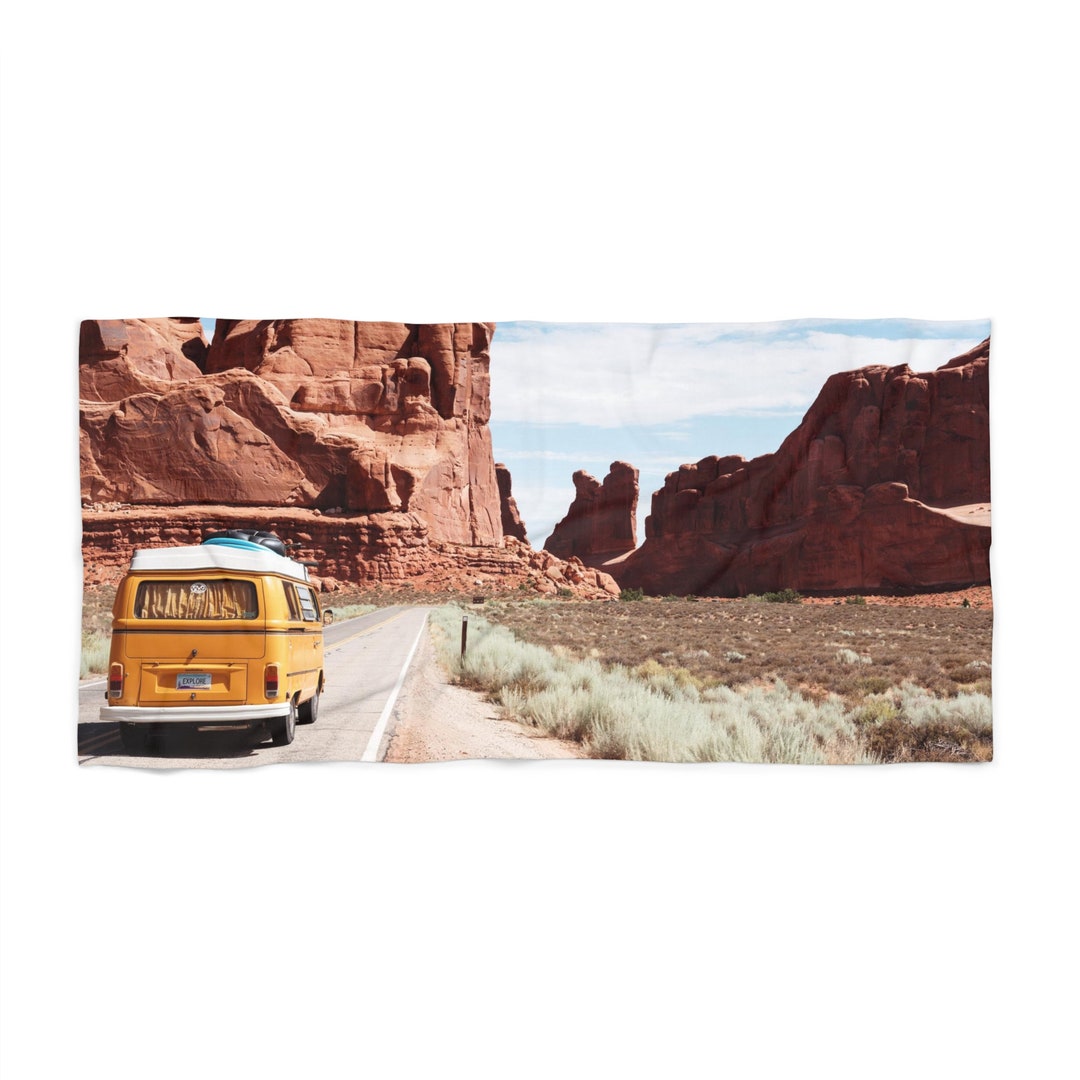 Free Spirit Van Round Beach Towel main image 0