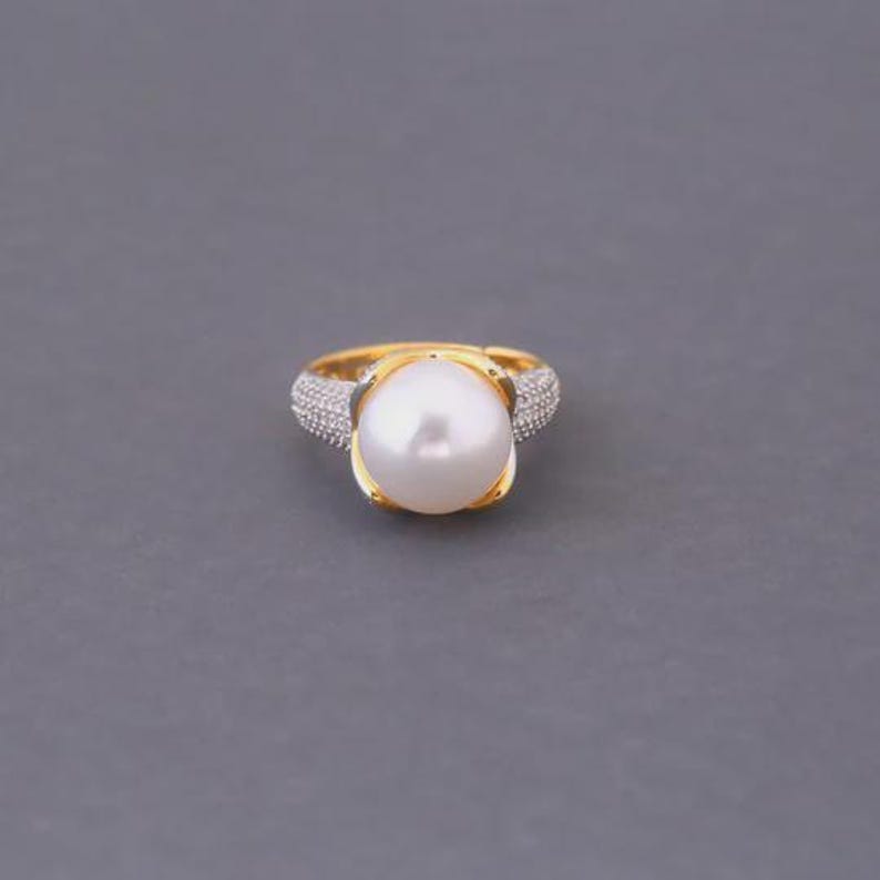 Modern Ripple Pearl Statement Ring