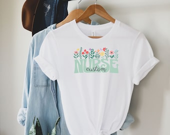 Camisa de enfermera personalizada, regalo de enfermería personalizado, regalos de graduación de la escuela de enfermería, enfermera registrada, regalos de graduación personalizados para ella, regalo para la enfermera