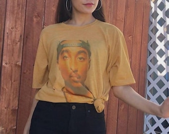 Tupac Retro Vintage Graphic Design T-shirt Soft Style Gift Idea