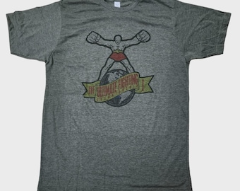 Camiseta UFC Gym Motivation com estampa retrô vintage e tecido macio.
