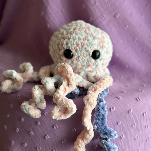 Small Jellyfish plushie | Cute Crochet Animal | Toy for Baby