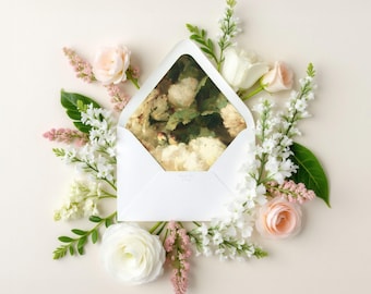 Witte roos envelop voering, afdrukbare voeringen, vintage bloemen A7 euro flap sjabloon, romantische bruiloft uitnodiging envelop voeringsjabloon