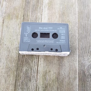 Kassette, Geldbörse, Geldbeutel, Retro, Upcycling, Unikat, Nostalgie, Hingucker,Kindheit, Erinnerungen, Grau, Rauten