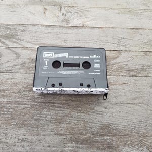 Kassette, Geldbörse, Geldbeutel, Retro, Upcycling, Unikat, Nostalgie, Hingucker, schwarz, weiß, Edgar Wallace, Erinnerungen, Mitbringsel