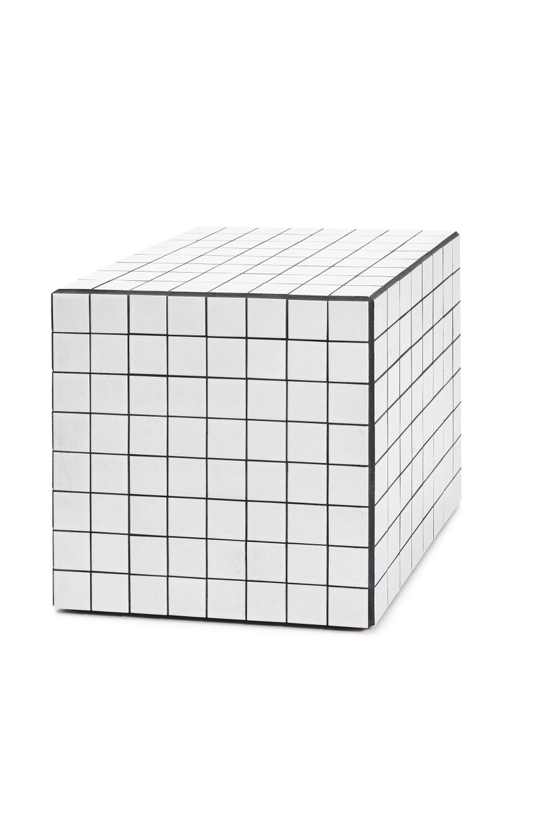 Table cube en céramique noire et blanche mate image 1