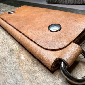 Cartera larga de cuero hecha a mano - Grande con broches y anillo de cadena