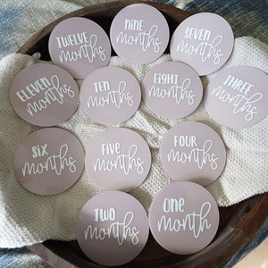Acrylic Painted Baby Milestones l Monthly Baby Milestone Rounds l Newborn Photo Prop l Baby Shower Gift