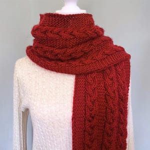Handmade Reversible Knitted Scarf in Autumn Red – Unisex Winter Accessory – Cozy and Stylish Gift for Him or Her – Chunky Braid Design