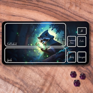 Tapis de jeu MTG avec zones, tapis de jeu MTG sur le thème du sorcier raton laveur, tapis de jeu TCG sur le thème de la forêt boisée, cadeaux pour les joueurs