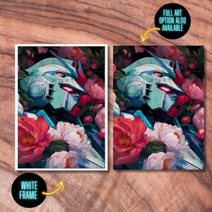 K&ouml;nnte beinhalten: Zwei Kunstdrucke mit einem t&uuml;rkisfarbenen Roboterkopf, umgeben von rosa und wei&szlig;en Blumen. Der Roboter hat rote Akzente. Ein Druck ist in einem wei&szlig;en Rahmen. Auf den Drucken steht "FULL ART OPTION ALSO AVAILABLE" und "WHITE FRAME".