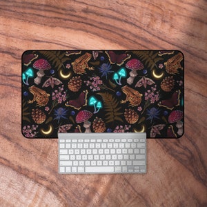 Schreibtischmatte Dark Academia, Schreibtischmatte Frosch, Witchy Maus Pad, Mystische Wald Laptopmatte, Dark Academia Schreibtischdekoration, Witchy Schreibtischzubehör