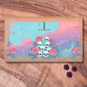 Tapis de jeu MTG, mignon tapis de jeu MTG sur le thème épée et tête de mort, tapis de jeu TCG inspiré du tarot pastel, cadeaux confortables pour fille gamer