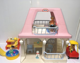 Vintage Little Tikes Hard to find Grandma's Cottage With family of 4 plus dog and All Furniture and Accessories you see