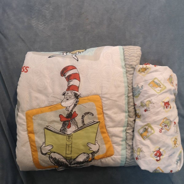 Vintage Dr Seuss Baby Comforter 42" x 33" And Crib Sheet Excellent Condition