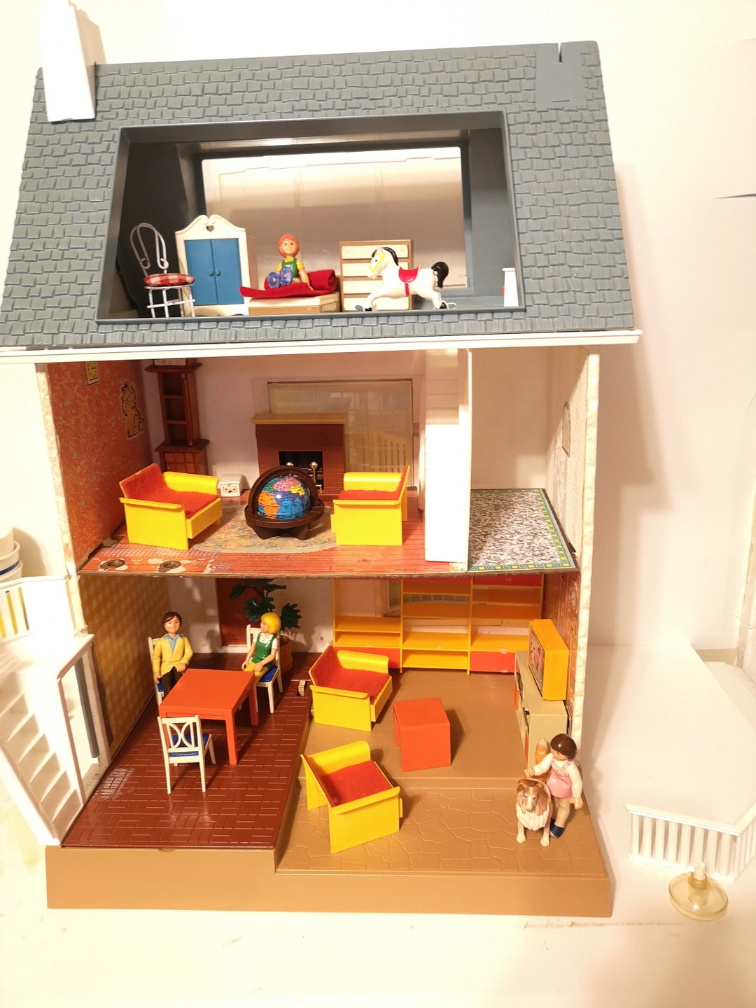 Vintage Fisher Price 1980 Doll House Comes W/ Family of Four,dog and ...