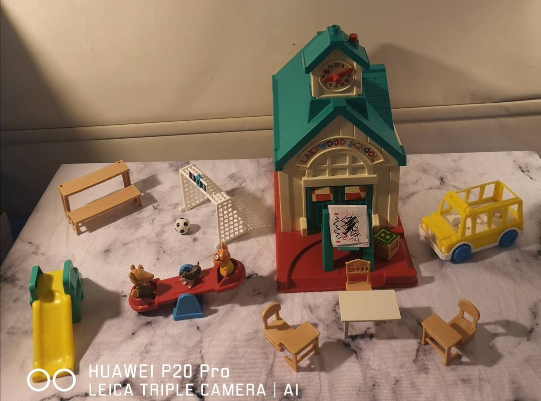 Vintage RARE Arthur PBS Kids Lakewood School House Hasbro With Lots of