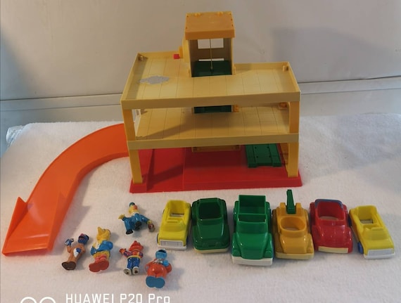 Vintage 1990s Jim Henson Sesame Street Garage ,. Service Station