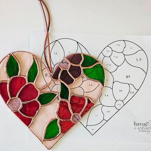 Heart of Flowers Stained Glass - Il 300x300.6637895024 7mba