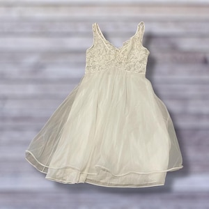 Cream colored 60&#39;s - 70&#39;s Vintage lingerie dress mini 70s womens medium vintage