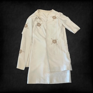 50er - Anfang 60er Vintage weißes Set Jacke und Kleid 1960 Etuikleid Medium geblümt