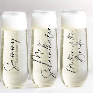 Personalized Bridesmaid Champagne Flute; Bridesmaid Gift; Personalized Champagne Flute; Wedding Day Glass