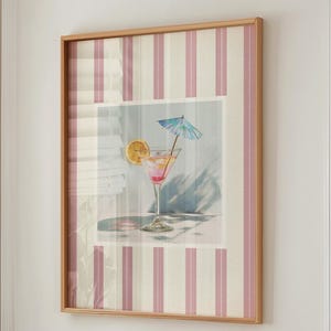 Stampa a righe con bicchiere da Martini, arte murale da cucina, poster retrò da cocktail, estetica moderna, carrello da bar, carte da gioco, happy hour, arredamento alla moda
