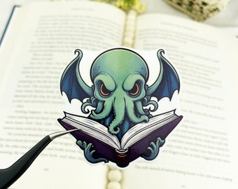 Cthulhu Reading Sticker | Bookish Kindle Sticker |