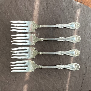 Wm A Rogers Horseshoe SXR HANOVER 1901 Vintage Silverplate Set of 4 Salad Forks Beautiful Floral Handle with Vintage Victorian Style No Mono