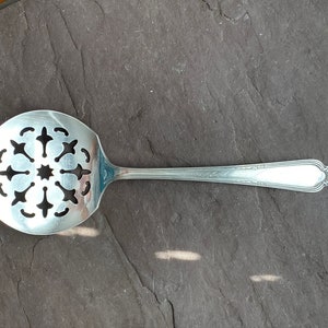 Wm Rogers Mfg Co LAUREL aka HELENE 1934 Antique Silverplate Tomato Server Drink Mixer Slotted Pierced Serving Spoon No Mono