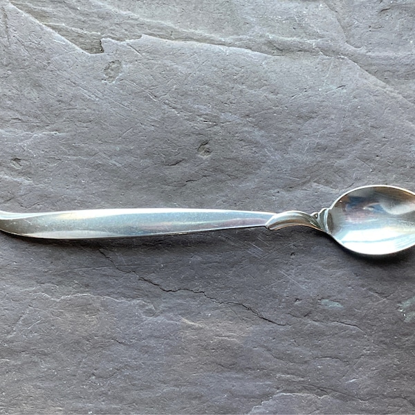 1847 Rogers Bro IS FLAIR Infant Feeding Spoon Toddler Vintage Flatware Baby Shower Small Child Symbolic Gift for New Parents