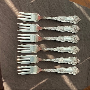 Antique Silver Plate Set of 6 Pastry / Fish Forks GRAPE / VINEYARD 1906 Made by JC Humes Rockford No Mono Free Shipping Vintage Unique Set