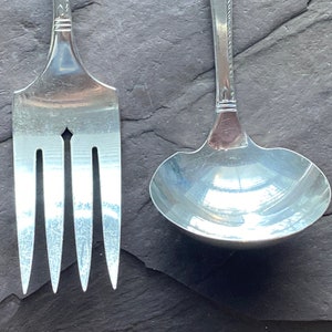 Piatto Oneida Prestige GRENOBLE 1938 Set hostess placcato argento Forchetta per salumi e mestolo piccolo Ottime condizioni Regalo per la nuova casa No Mono